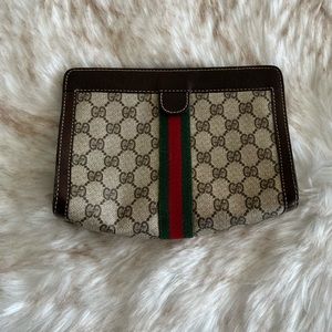Vintage Gucci pouch (damaged)